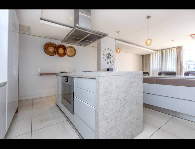 2 BEDROOM APARTMENT FOR SALE IN SANDOWN